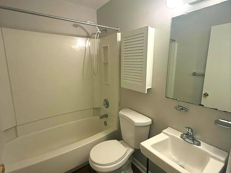 106 S Market St #8 — Photo 9
