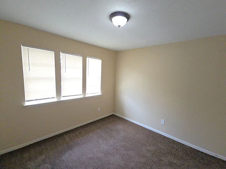 4718 Reynaldo Dr — Photo 14