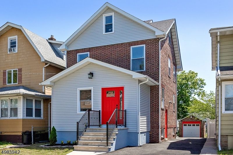 1st image of 850 Gibbons Ct