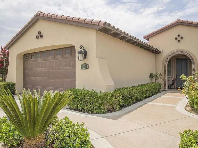 12715 Eversham Dr — Photo 3