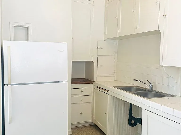 847 Poli St — Photo 4