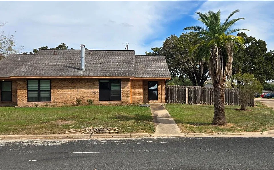 1923 Woodsman Dr