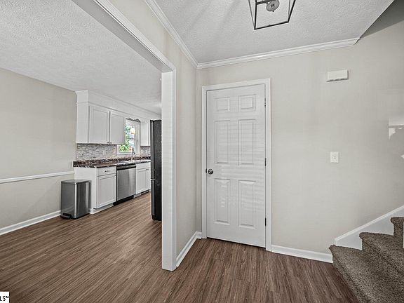 5th image of 113 Beaverdale Ct