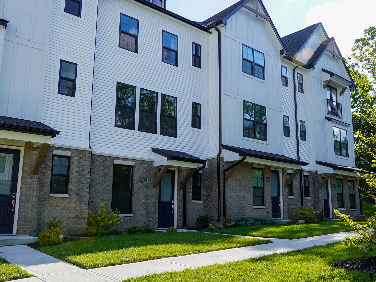 4 bed, 1859 sqft, $3,500 — Photo 1