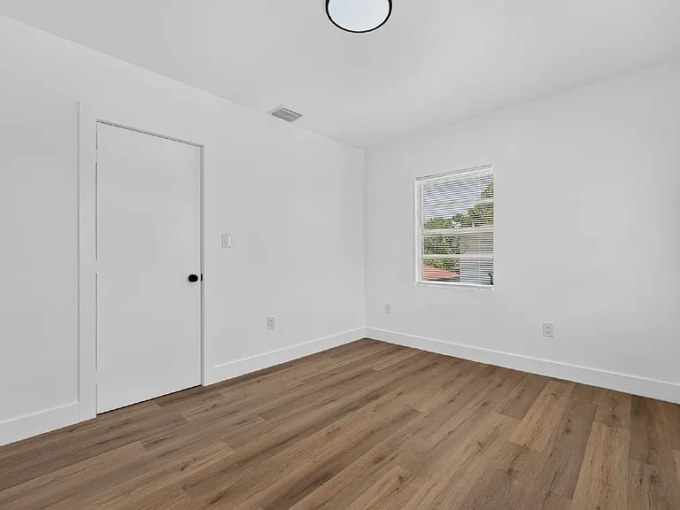 614 SW 19th Ave #U — Photo 10