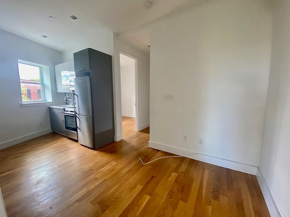 1st image of 125 Lefferts Pl APT 4B