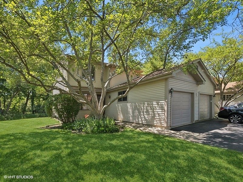 1st image of 219 E Forest Knoll Dr