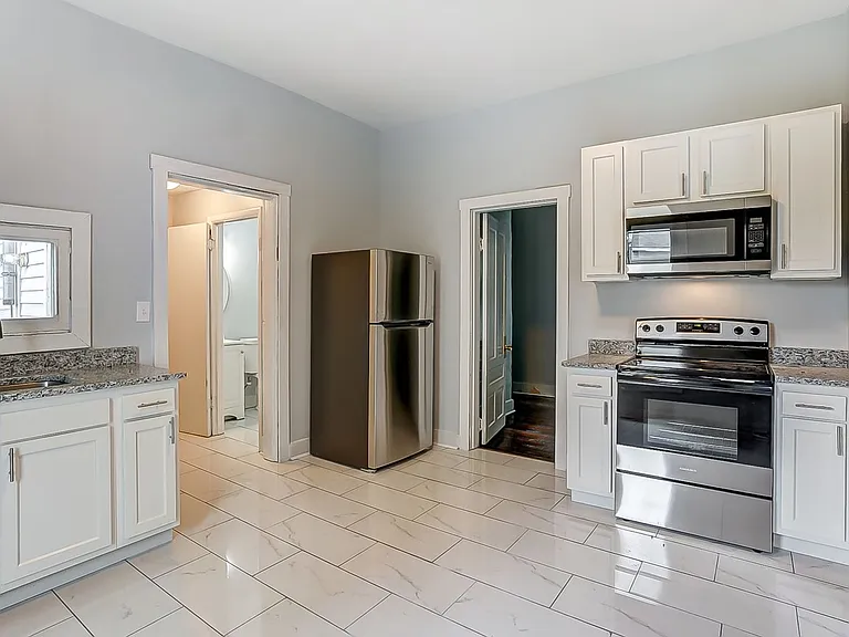 424 Bantz Ct — Photo 9