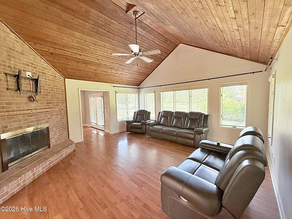 3rd image of 3305 Peppercorn Road