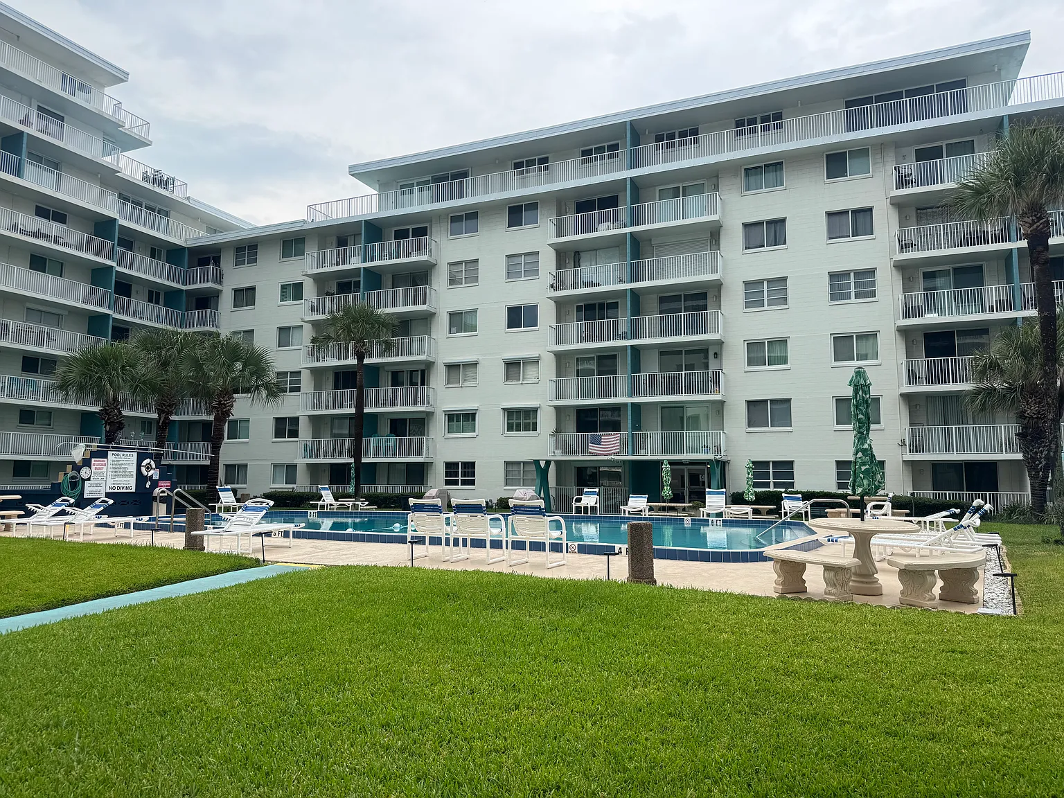 1 bed, 950 sqft, $1,650 — Photo 2