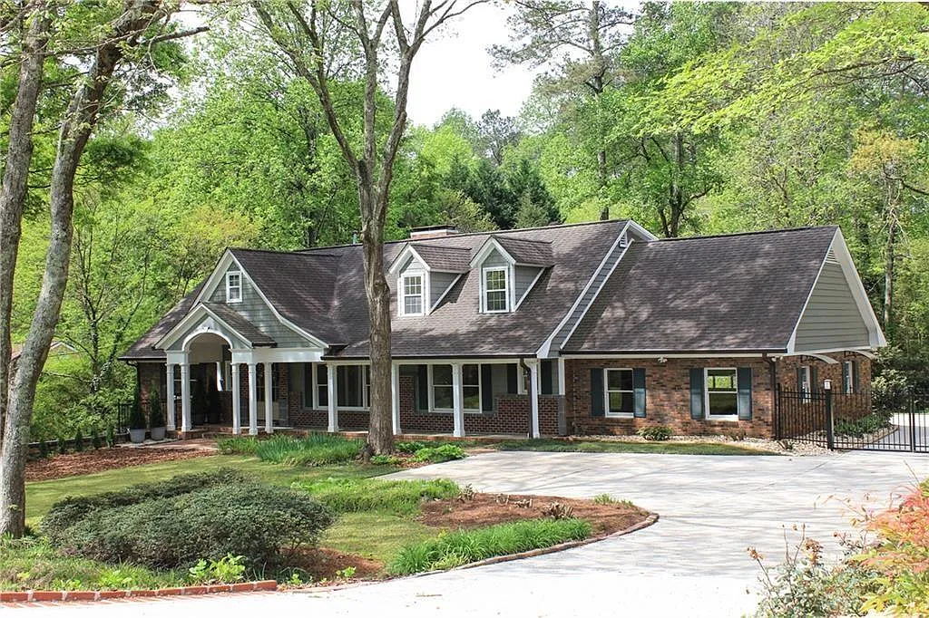 5 bed, 5.0 bath, 4311 sqft, $4,985 — Photo 2