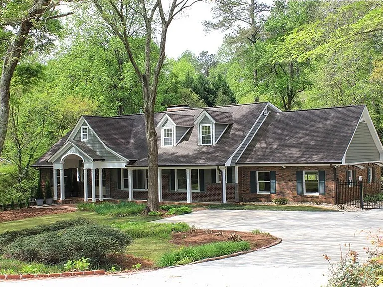 1365 Timberland Dr SE — Photo 2