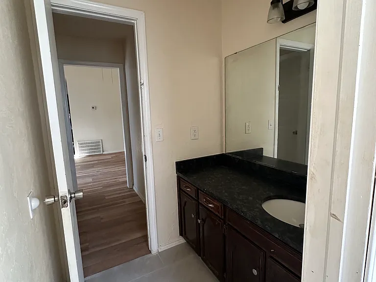 519 Robin Hill Rd — Photo 9