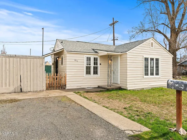1015 S 8th Ave, Yakima, WA 98902