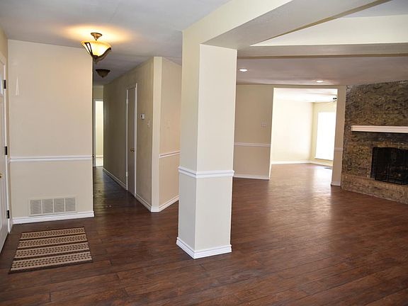 Open floor plan w/ Dining room and 2 Living Areas