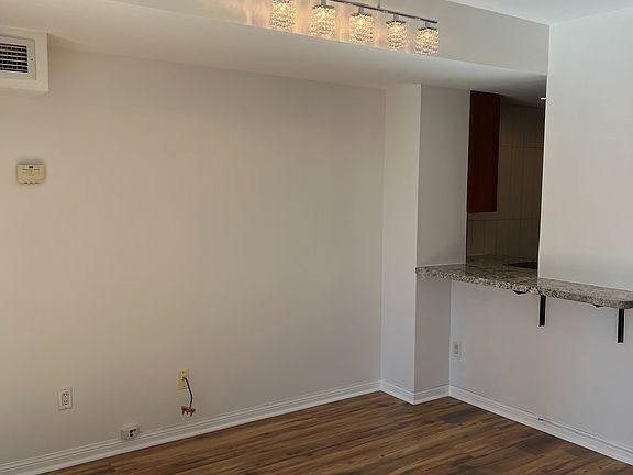 4th image of 64 Douro St #255