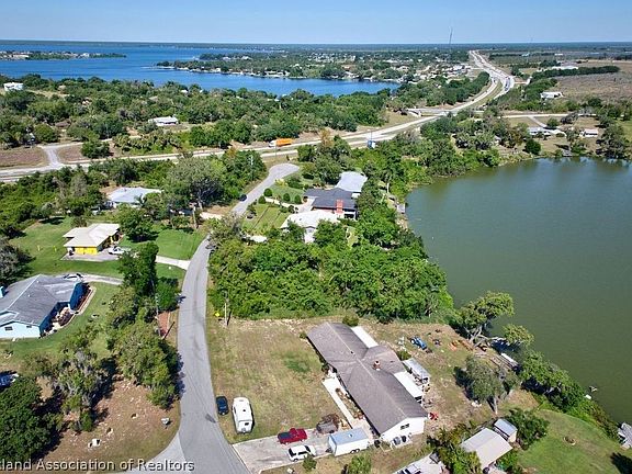 4th image of 517 Lake Blue Dr #8