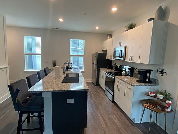 5th image of 726 S Kerr Ave #7