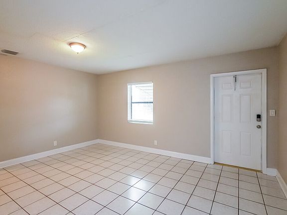 4th image of 1120 NW 17th Ave