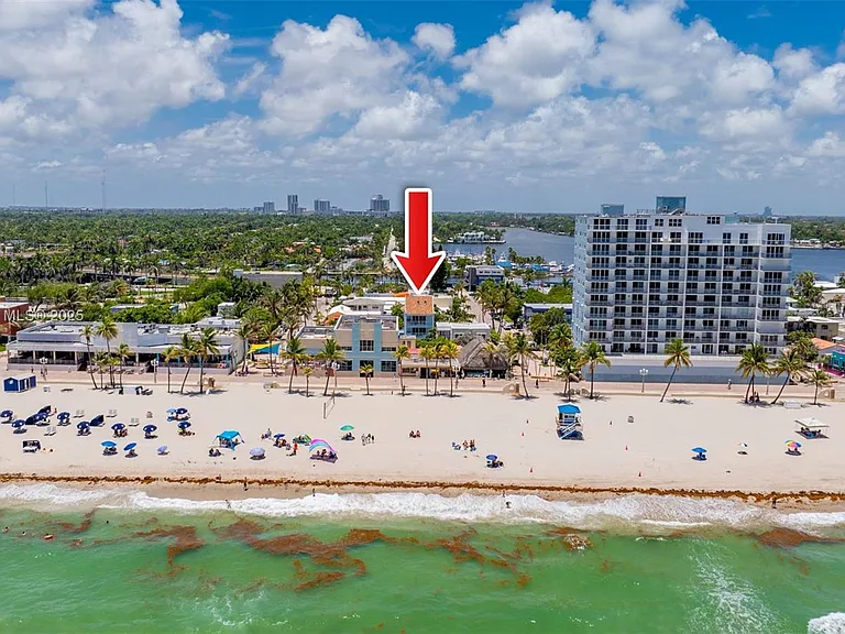 311 N Surf Rd — Photo 24