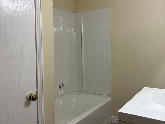 5th image of 38 Taylor St APT 5
