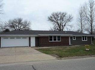 1018 2nd Ave SE, Cascade, IA 52033