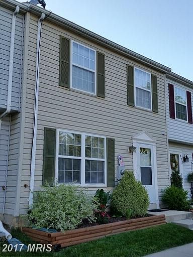 1st image of 421 Old Oak Pl