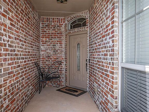 5th image of 18003 Arbor Ln