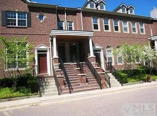 16878 Farmington Rd #44, Livonia, MI 48154