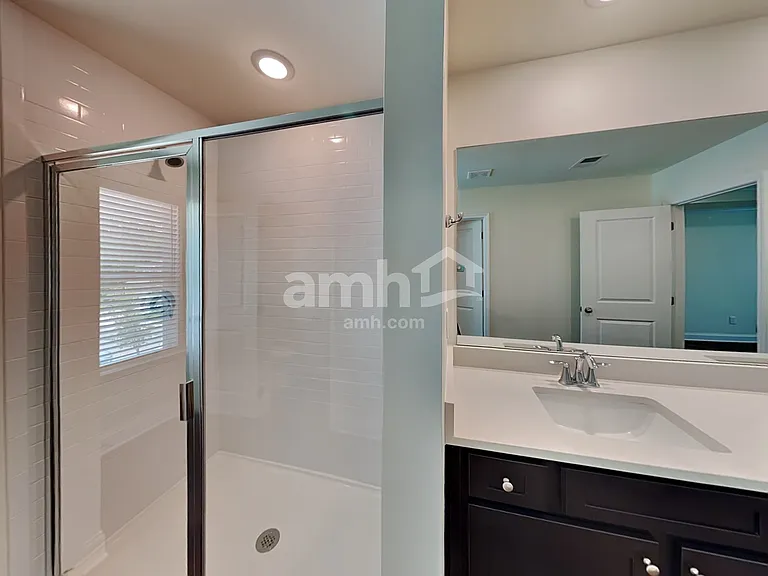 301 Pecan Dr — Photo 16