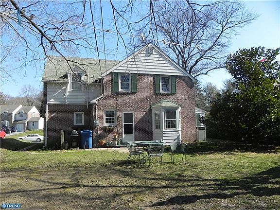 2nd image of 38 W Salisbury Dr
