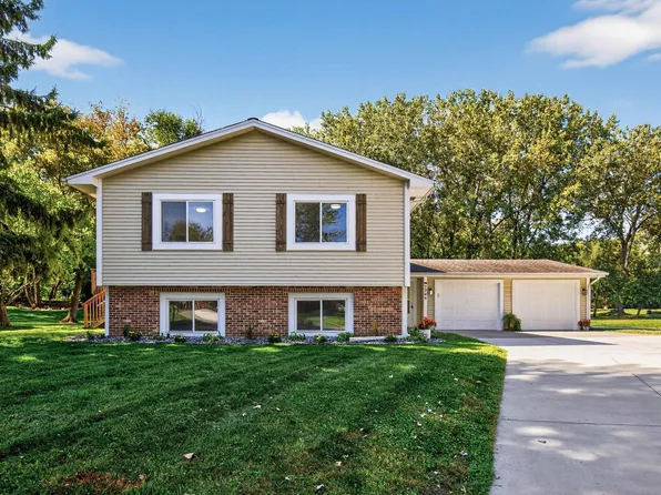 7744 Carnelian Ln, Eden Prairie, MN 55346