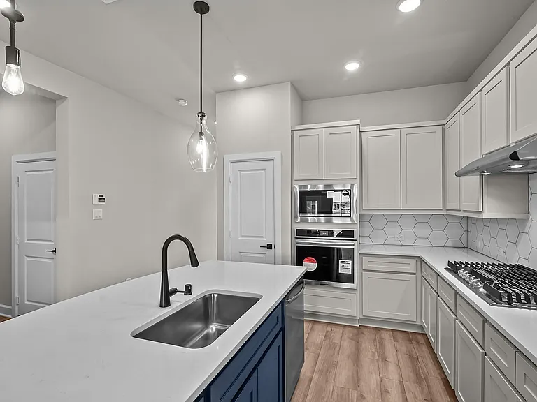 210 Ginger St — Photo 12