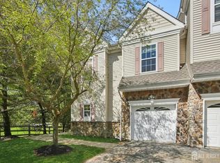 8 Russell Ct, Matawan, NJ 07747