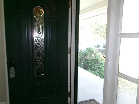 3rd image of 427 Rick Ln