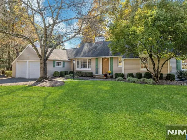 36 Old Stone Church Road, Upper Saddle River, NJ 07458