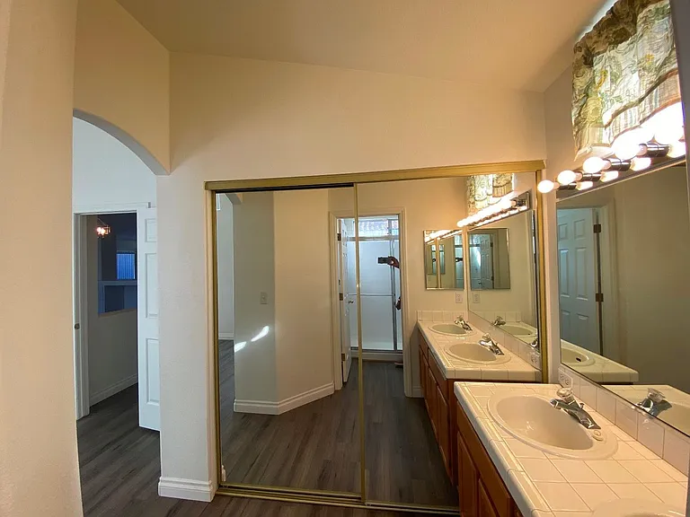 8029 Sierra Largo Dr — Photo 31