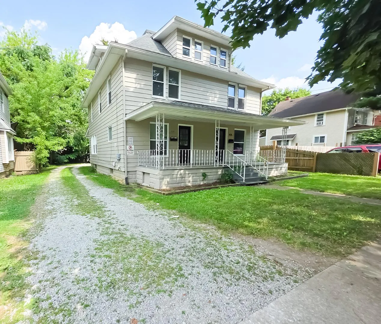 905 Berwin St - 907 Berwin — Photo 2