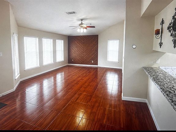 4th image of 8210 Twin Tree Ln