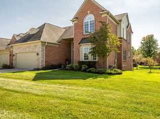 37183 Berkleigh Ct #1, Farmington Hills, MI 48331