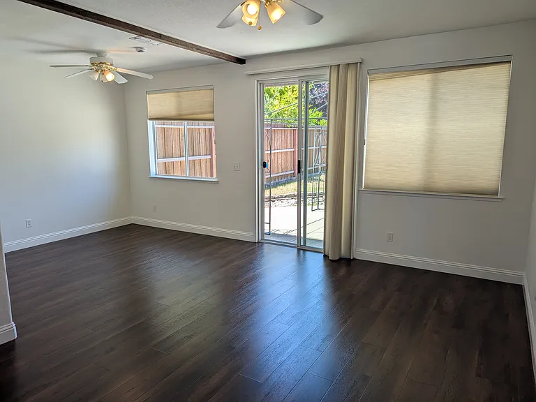 8009 Horncastle Ave — Photo 2