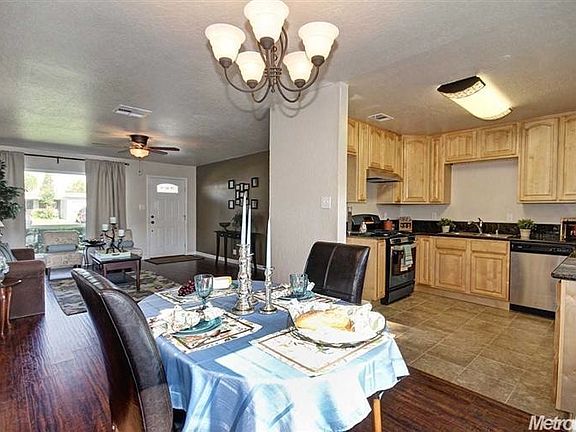 kitchen/living room