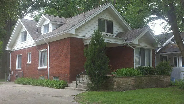 822 Hawthorn Ave