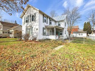 320-322 3rd Ave, Baraboo, WI 53913