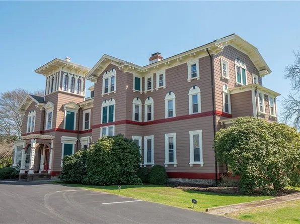 97 Narragansett Ave #M5, Newport, RI 02840