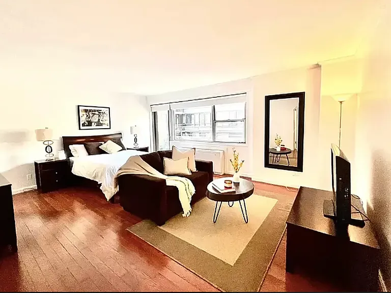 330 E 49th St #12A — Photo 1