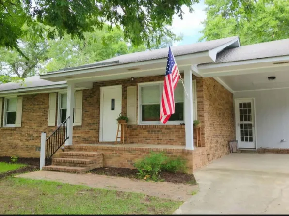 610 Gib Dr, Manning, SC 29102