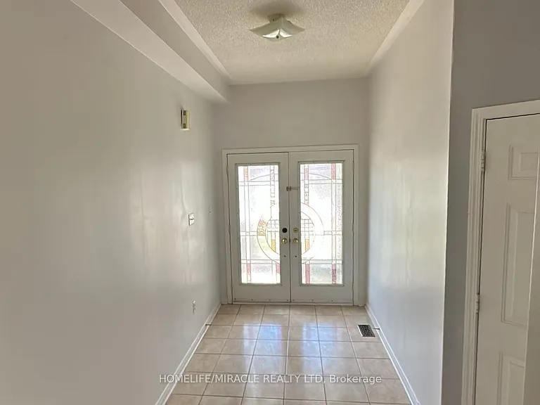 802 Genovese Pl — Photo 3