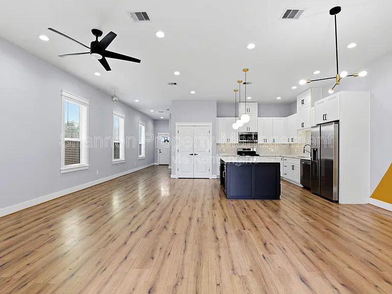 6476 T C Jester Blvd — Photo 12