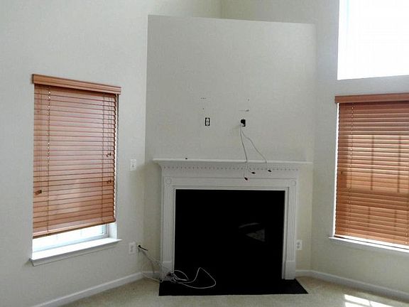 3rd image of 524 Plume Ct